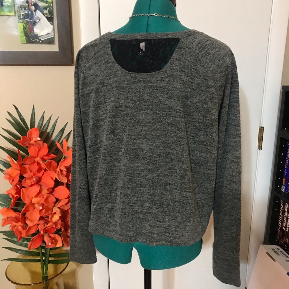 Victoria’s Secret cropped thin knit sweater - Picture 4 of 6